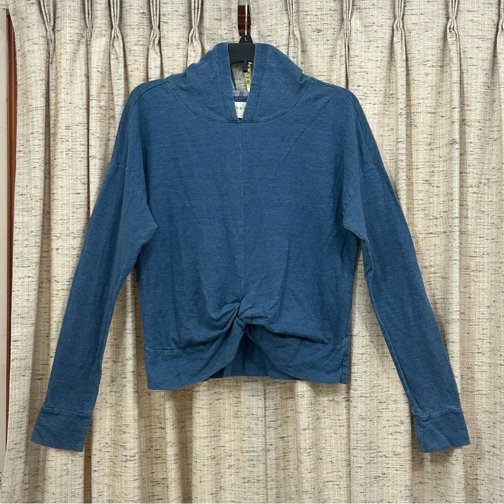 Cloth & Stone Twist Front Cropped Hoodie - Medium